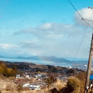 Donguri Instagram - テレビ東京
地球の歩き方
京都御朱印の旅前編
ご覧いただいた皆様、ありがとうございます。

後編は、
3月21日（月）
午前８時〜

ガイドブックと特別御朱印帳をいただける！

特別拝観、特別御朱印、貴重なご住職のお話、雪景色、虹、彩雲🌈、美しい月。

京都の街も見られる！

最高の2日間でした！！

これは、絶対また行きたくなるツアーです！

是非、ご覧いただけると嬉しいです！

特別がいっぱいで堪らん！ツアー！

クラブツーリズムさん、スタッフの皆さん、
地球の歩き方さん、ありがとうございました！

毎日奇跡❣️💕
今日も最幸最強❣️💕❤️