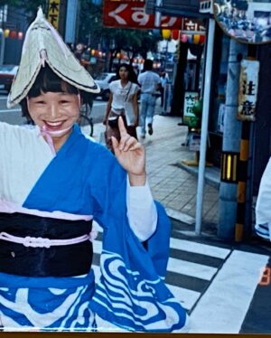 Donguri Instagram - smart Flashニュースに、
掲載していただきました。

https://smart-flash.jp/entame/172176

誕生日に合わせて、本のこともも取り上げてくださいました。ありがとうございます！！

記者さんは、「カメラを止めるな！」「ルパンの娘」を観て。　「還暦のシンデレラガール」も読んでくださっていて。
上田慎一郎監督の「ポプラン」もご覧になっているそうで。ありがたいです。

ニュースに掲載の写真。断捨離し過ぎて残ったのは遊びに行ってるものばかり••。

自分が楽になるよう実践している10個探してお話しています。（掲載記事の10個）

毎日奇跡❣️💕
今日も最幸最強❣️💕❤️