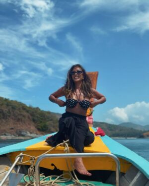 Donna Benedicto Instagram - Managed to skip 3 months of winter to stay with bestie @cat.babyhands in 🇹🇭 PLUS had besties visit 🏆🥹🏝 
Who's coming next year? 🤩 
.
Yes, I'm back 😭
.
#phuketthailand #phiphiislands