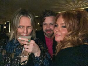 Donna Preston Instagram - A fabulous night with lovely legends! 

Thank you for the laughs @leighfrancis (go see his show!)