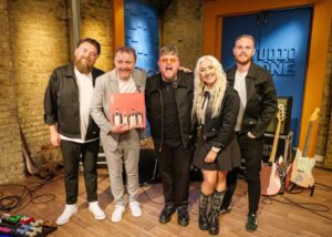 Donna Preston Instagram - @chrismccauslandcomedy brand new chat show starts tomorrow Saturday 29 June on @itv 

Joining Chris on episode 1, comedy legend Paul Whitehouse, actress @thedonnapreston and music from @thelotterywinners 

‘The Chris McCausland Show’ Saturday 29 June 8:25am ITV and ITVX