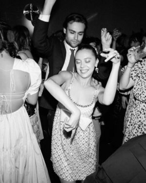 Douglas Booth Instagram - Wild Nights - Wild Nights 
Were I with thee 
Wild Nights should be
Our luxury!

28 . 10 . 23