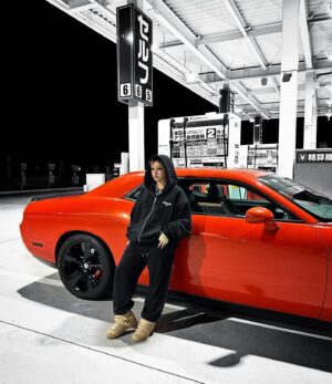 Doul Instagram - NIGHT DRIVE. 

@fuel_vrothers

 #dodge #dodgechallenger #dodgechallengersrt8 #challengersrt8 #srt8
#amricanmuscle #musclecar #fastandfurious#fuelvrothers