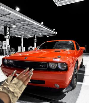 Doul Instagram - NIGHT DRIVE. 

@fuel_vrothers

 #dodge #dodgechallenger #dodgechallengersrt8 #challengersrt8 #srt8
#amricanmuscle #musclecar #fastandfurious#fuelvrothers