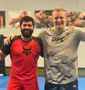 Dovletdzhan Yagshimuradov Instagram - Вот и закончился наша подготовка к следующему бою спасибо всем кто помогал мне в этом лагере  @americantopteam @stevemocco @artem_levin @mikebrownmma @andersonfrancamt  @dyah_ali 🙏✊🤝