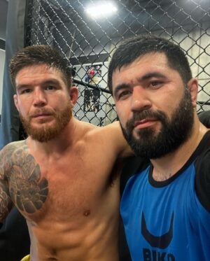 Dovletdzhan Yagshimuradov Instagram - Вот и закончился наша подготовка к следующему бою спасибо всем кто помогал мне в этом лагере  @americantopteam @stevemocco @artem_levin @mikebrownmma @andersonfrancamt  @dyah_ali 🙏✊🤝