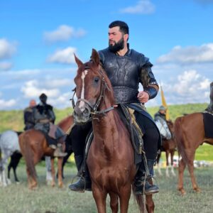 Dovletdzhan Yagshimuradov Instagram - Верь в мечту. У неё есть приятная особенность — сбываться. Она идет к тебе, а ты к ней, и первый шаг в этом пути делаете вы, начиная с мысли ! @kurulusosman @mehmetbozdag