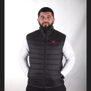 Dovletdzhan Yagshimuradov Instagram - Прожить жизнь можно двумя способами. Один способ — думать, что чудес не бывает. Второй — думать, что все происходящее есть чудо. - 😀 #мысливслух #цели #топимвперёд🚀