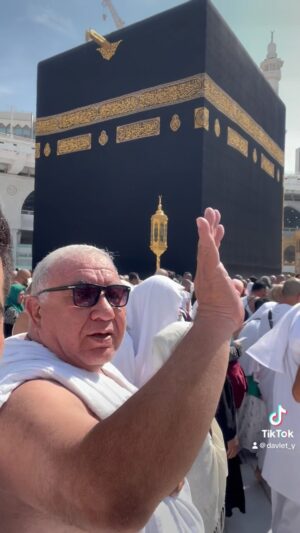 Dovletdzhan Yagshimuradov Instagram - Отец — это тот, кто учит ребенка, как узнавать дорогу в большой мир.