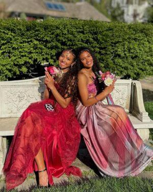 Dr. Meena Singh Instagram - While I wish I could #MakeItLastForever Anjali and her besties attended their last ever school dance 🥲🥹 Avani even got to crash. I hate it here but they are living their best so I guess that’s what it’s all about 🙄 #seniorprom