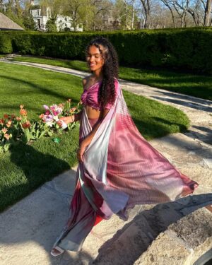 Dr. Meena Singh Instagram - While I wish I could #MakeItLastForever Anjali and her besties attended their last ever school dance 🥲🥹 Avani even got to crash. I hate it here but they are living their best so I guess that’s what it’s all about 🙄 #seniorprom