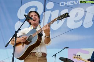 Drake Milligan Instagram - CMA FEST, y’all were INSANE at the Riverfront Stage today! We were finally able to finish what we started last year and it was worth every second of waiting⚡️

📸: McKenzie Floyd/@lmtouring
