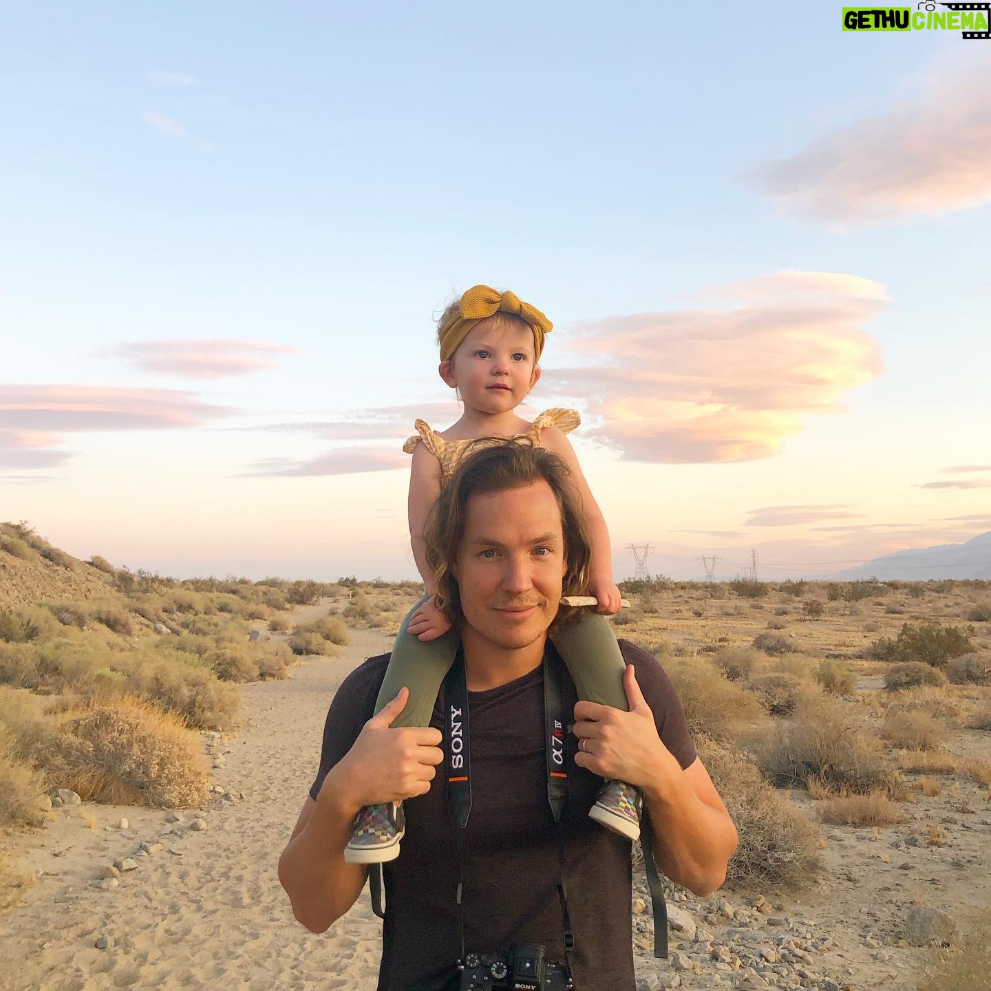 Dreama Walker - 560 Likes - Desert sunsetāļø