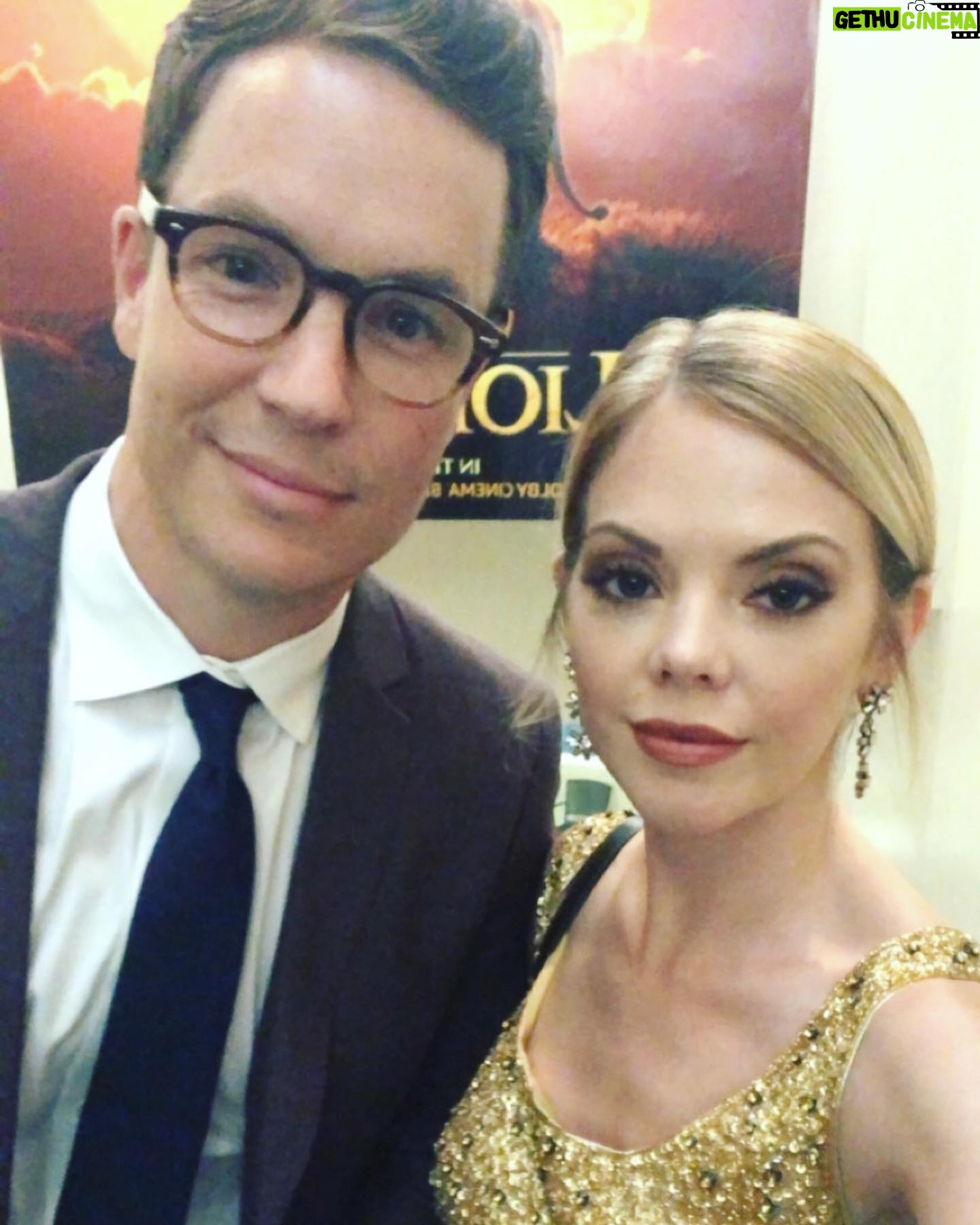 Dreama Walker - 2K Likes - When in 🎬
Hair looked amazing and it was done by @sophiasklansky !!!