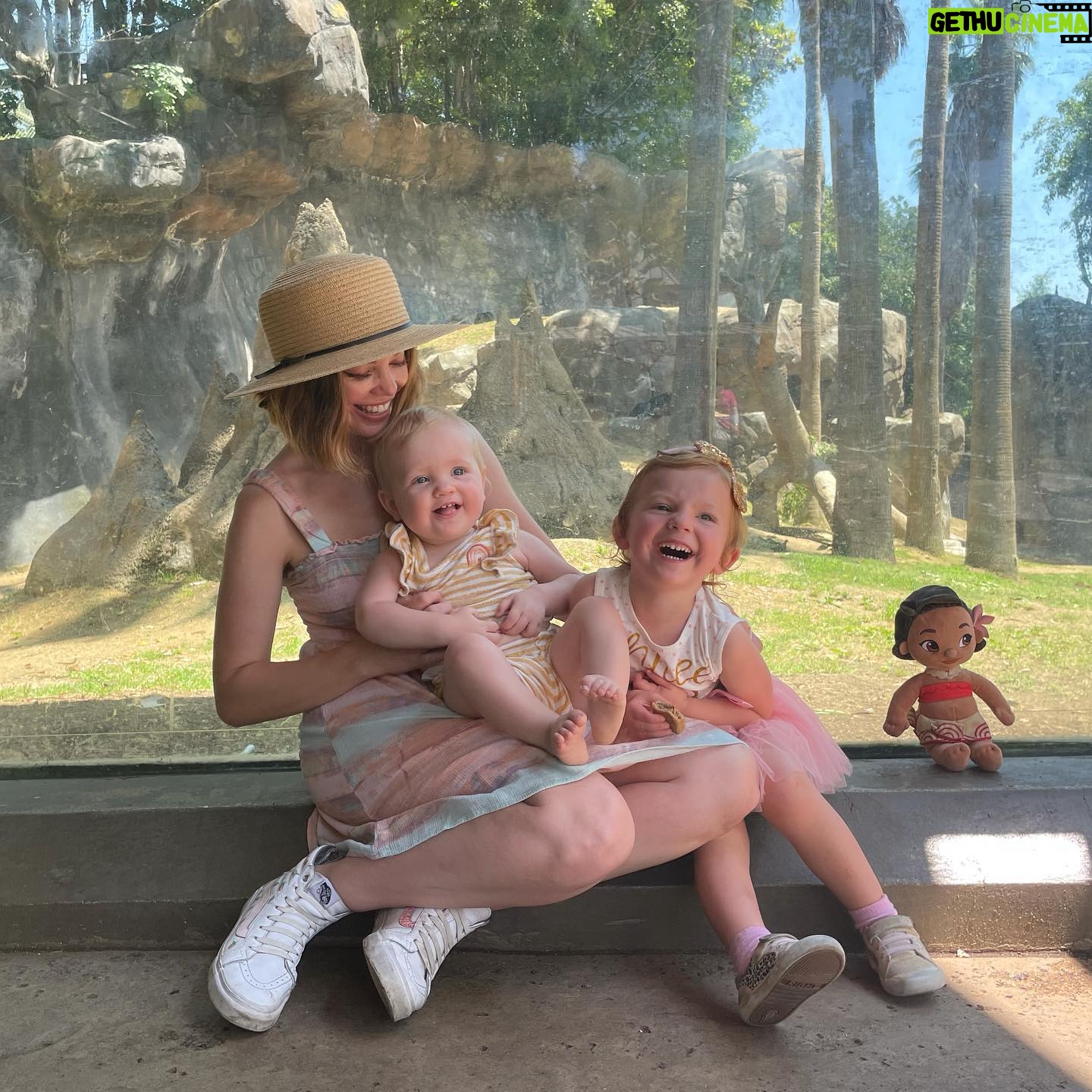 Dreama Walker - 614 Likes - Happy 3rd (!!!) birthday to the most magical little person. She is sunshine with curls, she has a heart of gold and I think sheās just extraordinary. I love you so so much, Hanalei. ššš