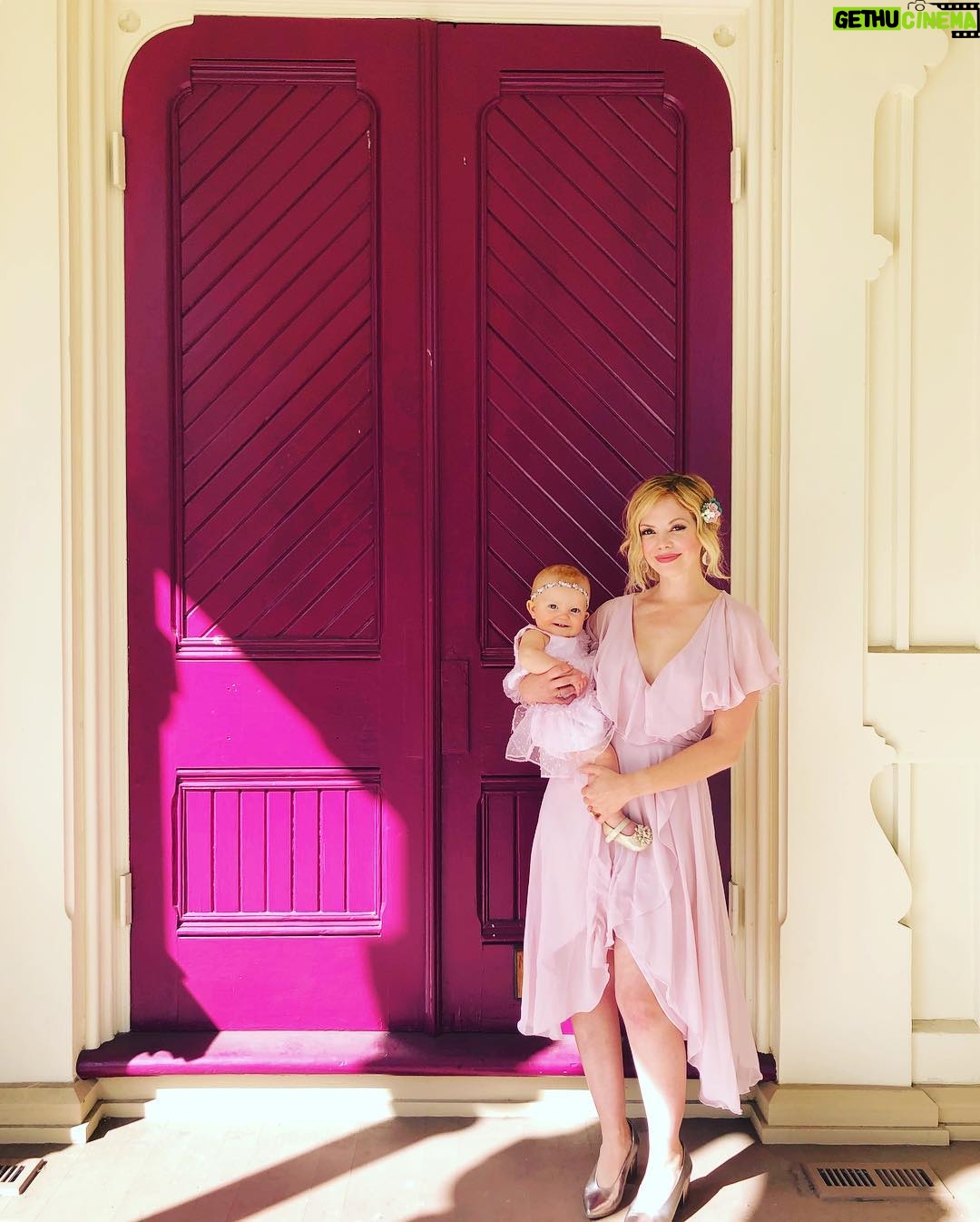 Dreama Walker - 1.6K Likes - Wedding twins 🌸