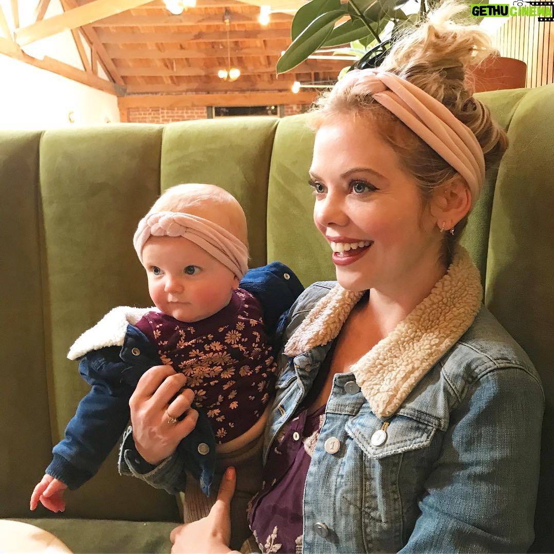 Dreama Walker - 2.5K Likes - Twins. Except I have more hair that I clearly neglect. Photo cred to @laurensick
