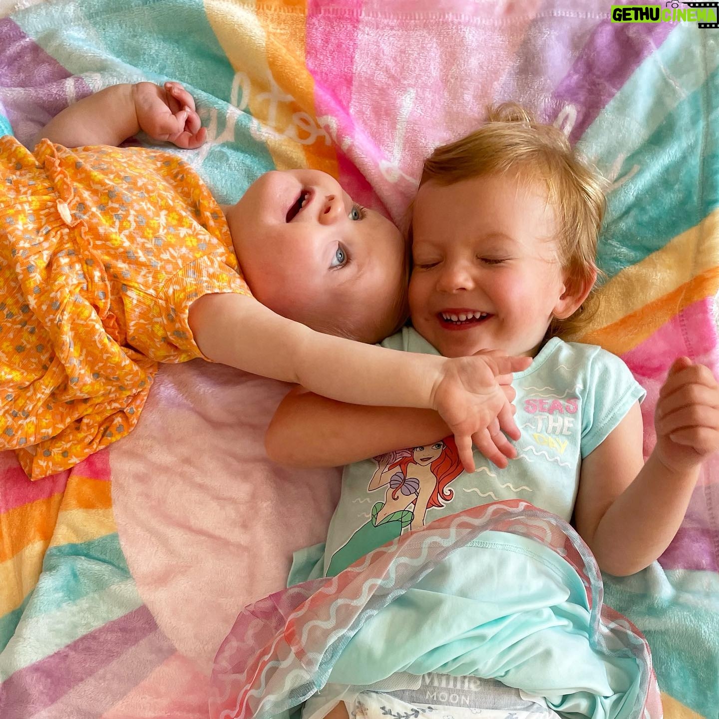 Dreama Walker - 638 Likes - Need some levity? Scroll to find a pair of sisters who find each other hilarious wearing bright colors.