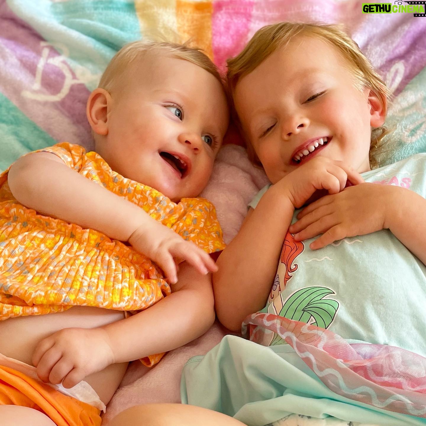 Dreama Walker - 638 Likes - Need some levity? Scroll to find a pair of sisters who find each other hilarious wearing bright colors.