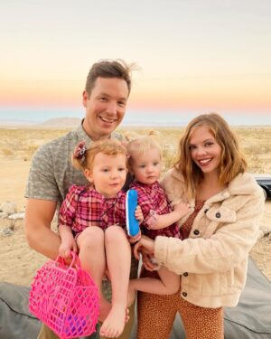 Dreama Walker Instagram - Happy Thanksgiving from the desert. 🦃🌵