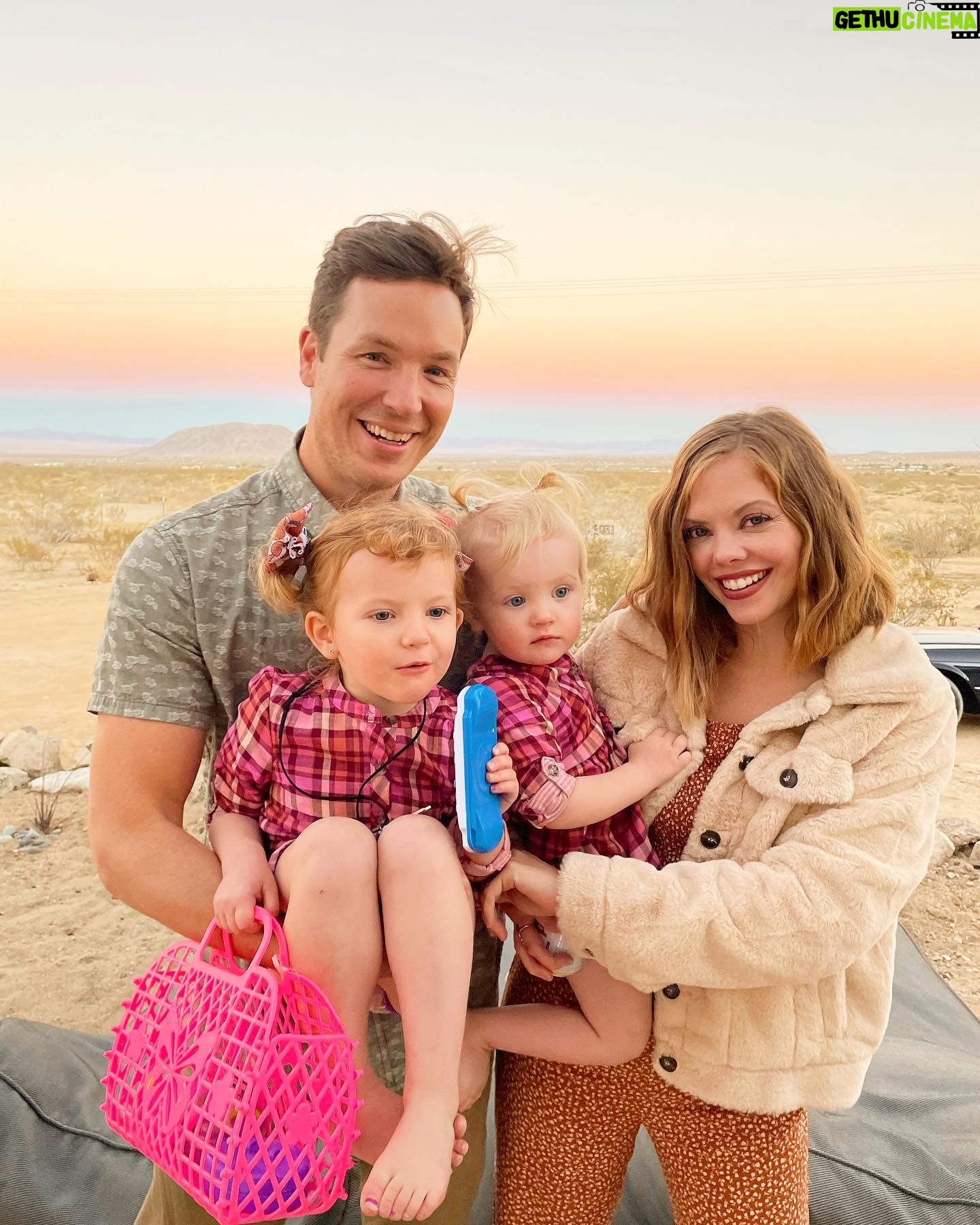 Dreama Walker - 543 Likes - Happy Thanksgiving from the desert. š¦šµ