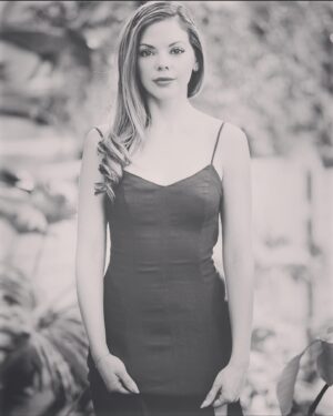 Dreama Walker Instagram - Is this a pre-kid attractive photo of myself? 

Absolutely. But thank you to all of my incredible sisters out there who love me now when I can’t remember what I was going to say and have baby barf in my hair. 
#challengeaccepted @calibeets @kbstreetz @bbopnyc @cdfioe @jazmynsimon @melodymelendez @emhanly @niki_flat @nikkichinners @val0ciraptor @g8trgrl382rn @nikiinla @sseebode @stacy_stahl @wblue and @mslynnchen and @ggianna18 for the nod. Photo cred to @notoriousmpd ❤️