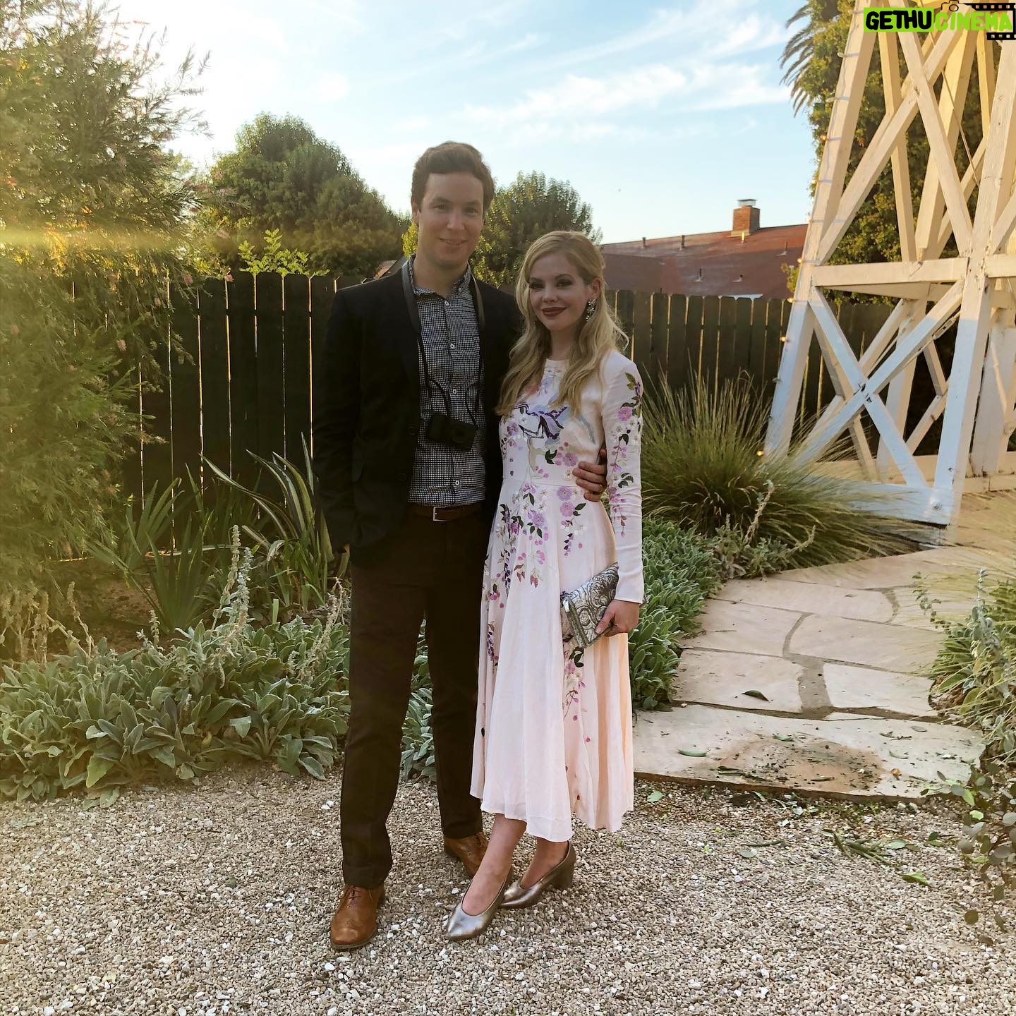 Dreama Walker - 852 Likes - Mommyās vintage clutch and my handsome date šø