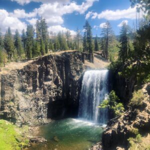 Dreama Walker Instagram - I *may* have hiked before being 6 weeks postpartum. 😬