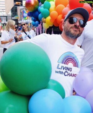 Drew Lachey Instagram - @labellessmusical walked with @lwc_organization at the Cincinnati Pride Parade this weekend and we couldn’t have had a better time! Thank you so much for having us and a very Happy Pride Month to all!