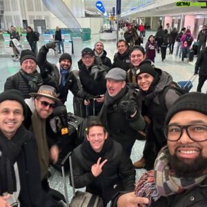 Drew Lachey Instagram - If you’re going to tour for the holidays… might as well do it with friends like these! A Boy Band Christmas was an experience I’ll never forget. Thanks to everyone who came out to celebrate the season with us! 🎄