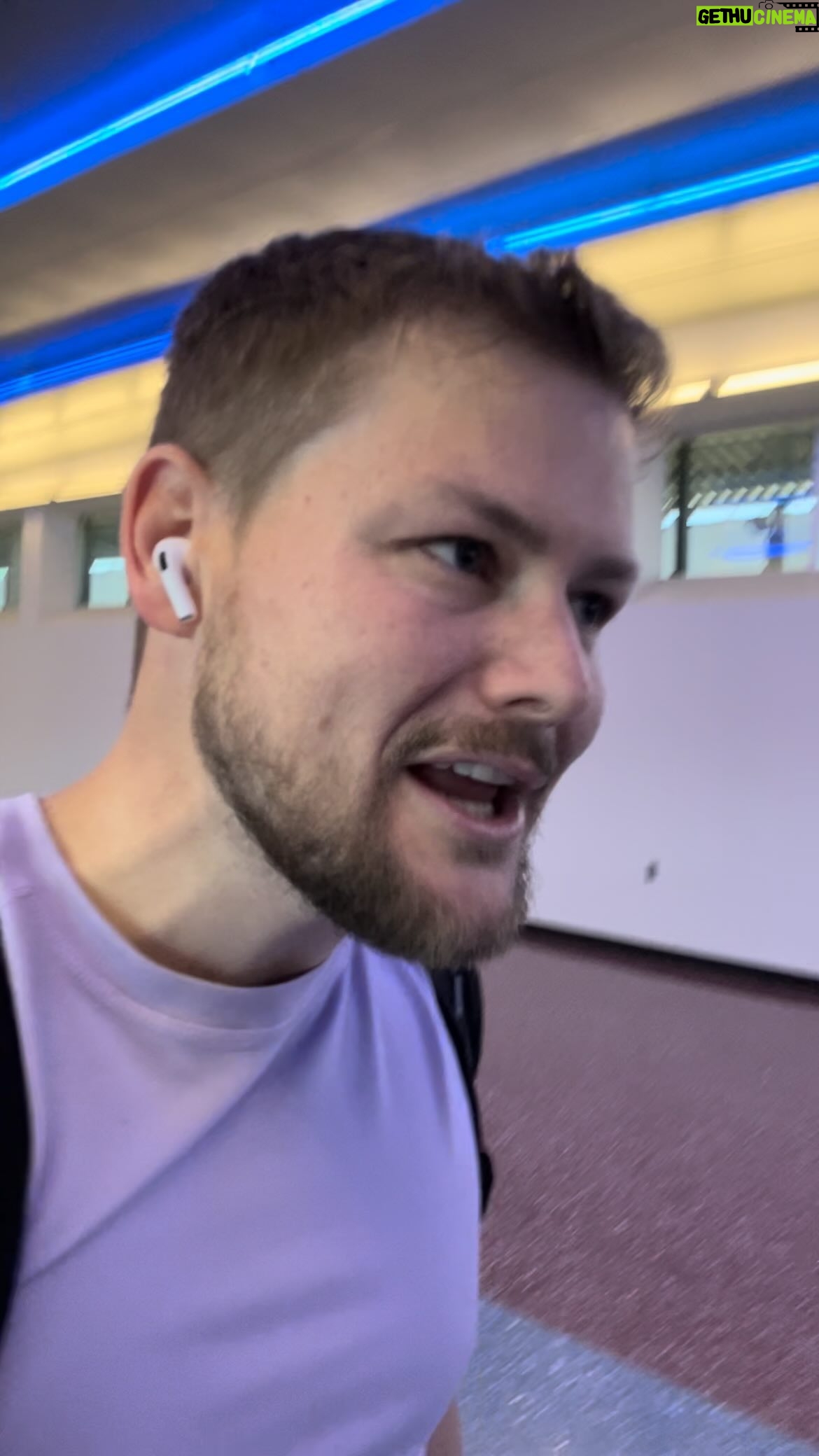 Drew Lynch - 8.9K Likes - Your service dog needs a service dog.
#travel #airport #servicedog #rant #goodmorning