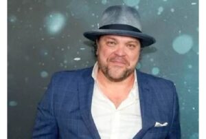 Drew Powell Instagram - Ordinary Angels. Extraordinary film. So proud to be a part of it… 🙏❤️(BTW did I mention Dave Freakin MATTHEWS is a producer?!?) @davematthewsband @lionsgate @kingdomstorycompany @stampedeventures @ordinaryangelsmovie #OrdinaryAngels
