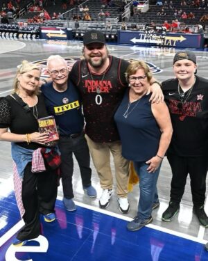 Drew Powell Instagram - Dance like nobody’s watch…nope…check that…dance like you’re on a Jumbotron with a mascot! We all@had a feeevahhhh… @indianafever @freddyfever @wnba @kelz_hoop @eweezy_3 @kristywallace5 @caitlinclark22 @aliyah.boston