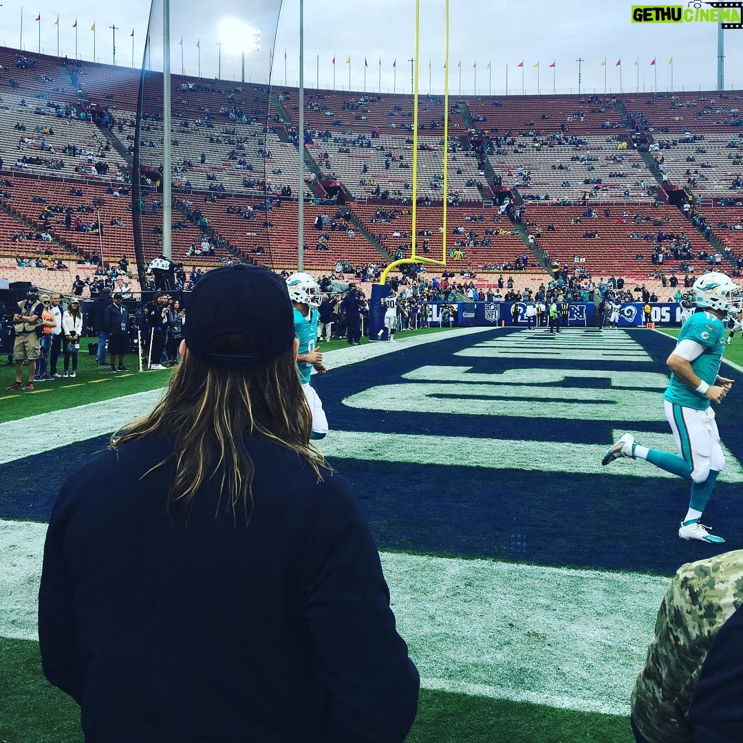 Drew Van Acker - 18.1K Likes - @rams