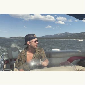 Drew Van Acker Instagram - /\
I3
|2
/\