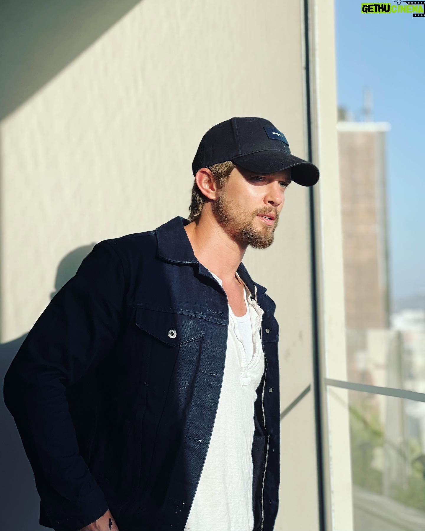 Drew Van Acker - 19.8K Likes - “Is that a Taco Bell….”