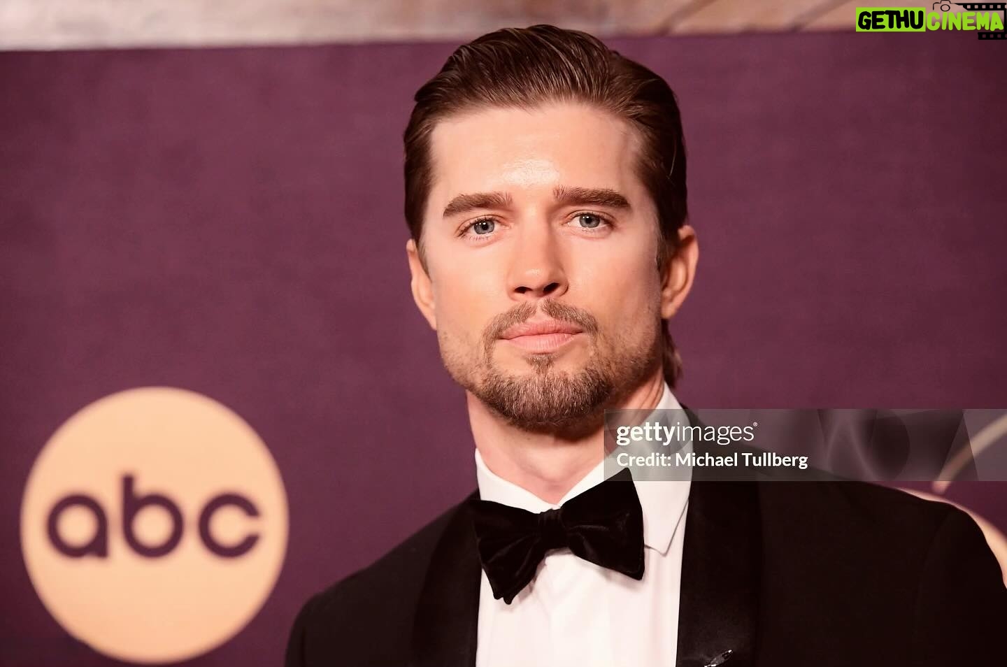 Drew Van Acker - 20.3K Likes - Thank you @disney @abcnetwork for a beautiful evening celebrating the best in television this year.
#Emmys