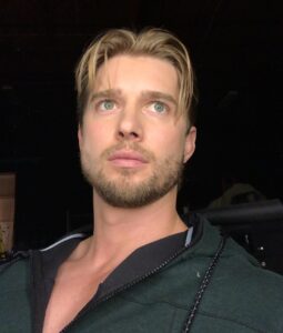 Actor Drew Van Acker HD Instagram Photos and Wallpapers May 2020