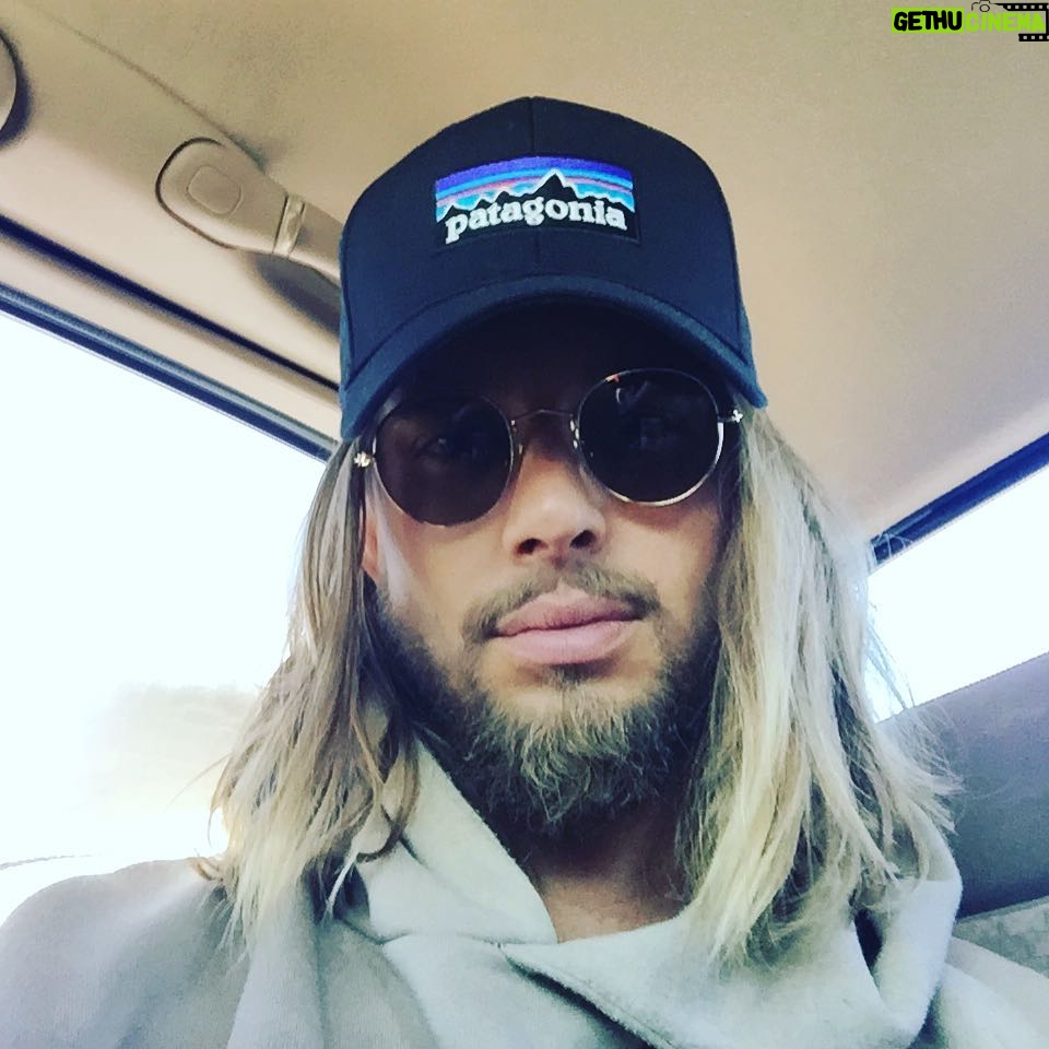 Drew Van Acker - 30K Likes - 🏄🏼