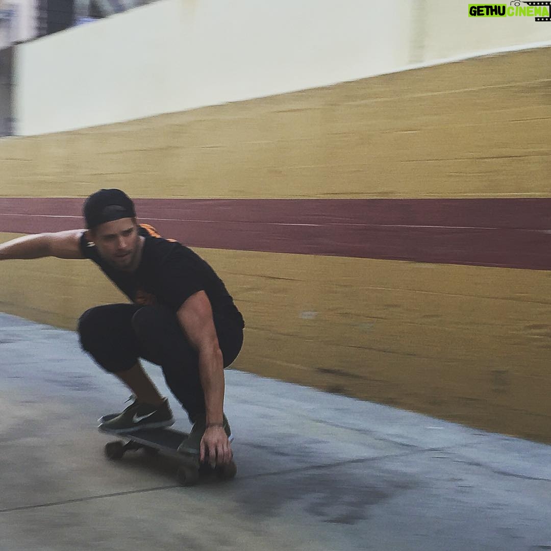 Drew Van Acker - 31.7K Likes - #pll #jasonisback 📸: @palmer_s