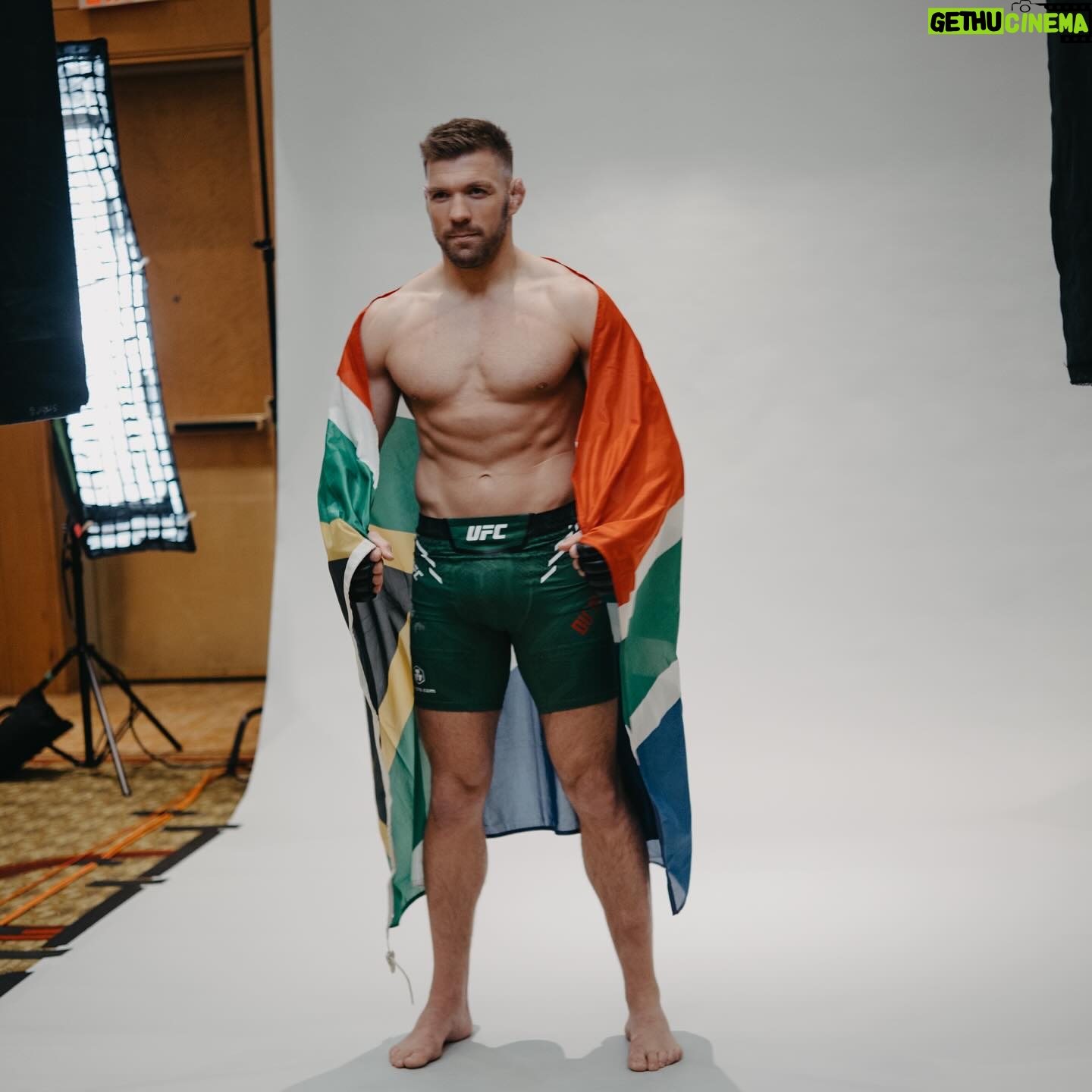 Dricus Du Plessis - 65.9K Likes - Media day done!
Felt my title on my shoulder for the first time and I get to represent and walkout with my 🇿🇦 flag, thank you @ufc #proudlysouthafrican🇿🇦 #andnew #preparetobeamazed