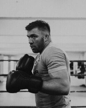 Dricus Du Plessis Instagram - So good to be back in full violence mode!
O they do not know what’s coming 
#stillknocks #preparetobeamazed #illshowyouhowgreatiam #trainhardfighteasy #proudlysouthafrican🇿🇦