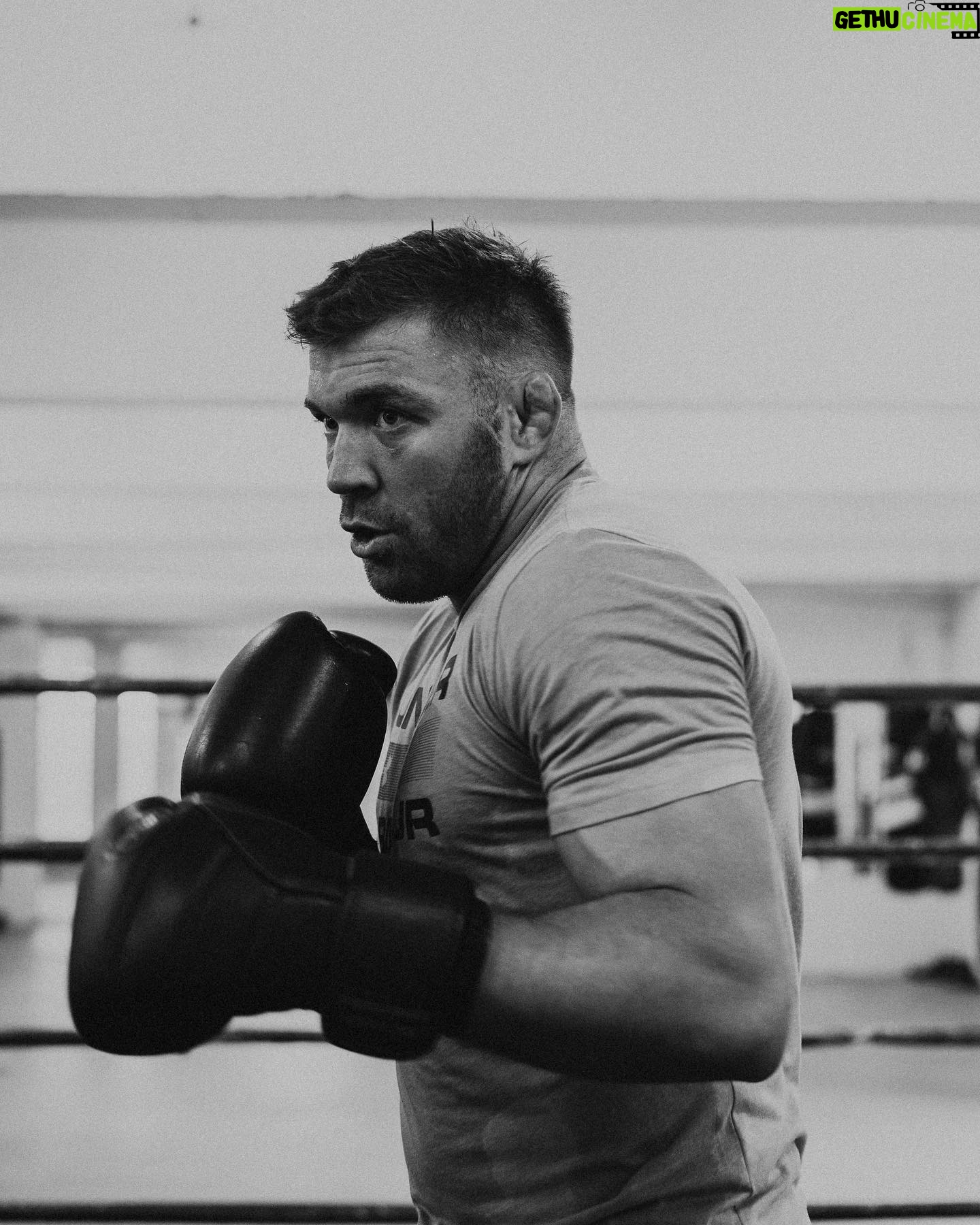 Dricus Du Plessis - 13K Likes - So good to be back in full violence mode!
O they do not know what’s coming
#stillknocks #preparetobeamazed #illshowyouhowgreatiam #trainhardfighteasy #proudlysouthafrican🇿🇦