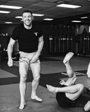 Dricus Du Plessis Instagram - So good to be back in full violence mode!
O they do not know what’s coming 
#stillknocks #preparetobeamazed #illshowyouhowgreatiam #trainhardfighteasy #proudlysouthafrican🇿🇦