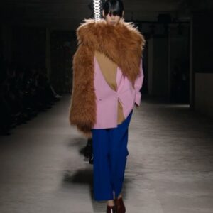 Dries Van Noten Instagram - WOMEN AUTUMN WINTER 2024

The comfort of contradiction.

Expression comes through color, washed tones giving way to striking shades of pink and blue. Artistic impulse surfaces from color fields to sequin pointillism: pink, vivid blue, copper, deep brown and black

#DriesVanNoten #DVNAW24 #PFW
