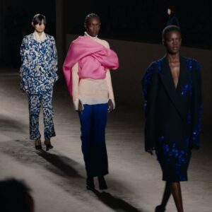 Dries Van Noten Instagram - WOMEN AUTUMN WINTER 2024

The comfort of contradiction.

Composed layers, seemingly spontaneous and deliberated create a precious and pragmatic, cushiony effect.

#DriesVanNoten #DVNAW24 #PFW