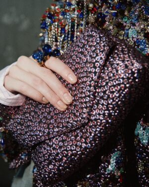 Dries Van Noten Instagram - WOMEN AUTUMN WINTER 2024

The comfort of contradiction.

Drawing the eye downward, shoes are defined by a curvy, narrowed wedge, glove-like last with a signature toe. Bags exude character, whether with a structured frame or a soft shape. Wraparound chains and multi-hued jewels assembling pearls evoke embroideries.

#DriesVanNoten #DVNAW24 #PFW