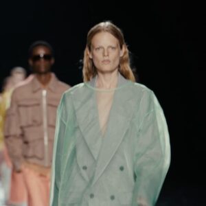 Dries Van Noten Instagram - MEN SPRING SUMMER 2025 

Suminagashi, an ancestral Japanese print technique is applied across the collection featuring large, graphic leaves and flowers. Visible layers, under to over, define the body. 

See the full show video on driesvannoten.com

#DriesVanNoten #DVNSS25 #PFW