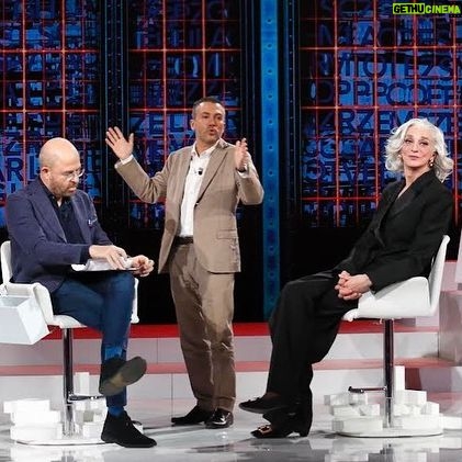 Drusilla Foer - 5.5K Likes - Onoratissima di aver partecipato ad una trasmissione televisiva cosƬ bella.
āLe Paroleā - Rai 3
@leparolerai3
@instarai3
@massimogramelliniofficial
@saverioraimondo
@raiplay_official
šø Mipa