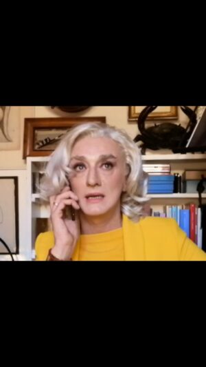 Drusilla Foer Instagram - 25 NOVEMBRE 
“GIORNATA INTERNAZIONALE CONTRO LA VIOLENZA SULLE DONNE”. 👠

OGGI PIÙ CHE MAI. 

RI-POSTO VOLENTIERI QUESTO VIDEO